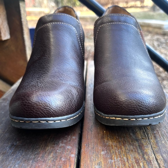 CROFT & BARROW BROWN ORTHOLITE SLIP ON BOOTIE SIZE 10 - Picture 2 of 13